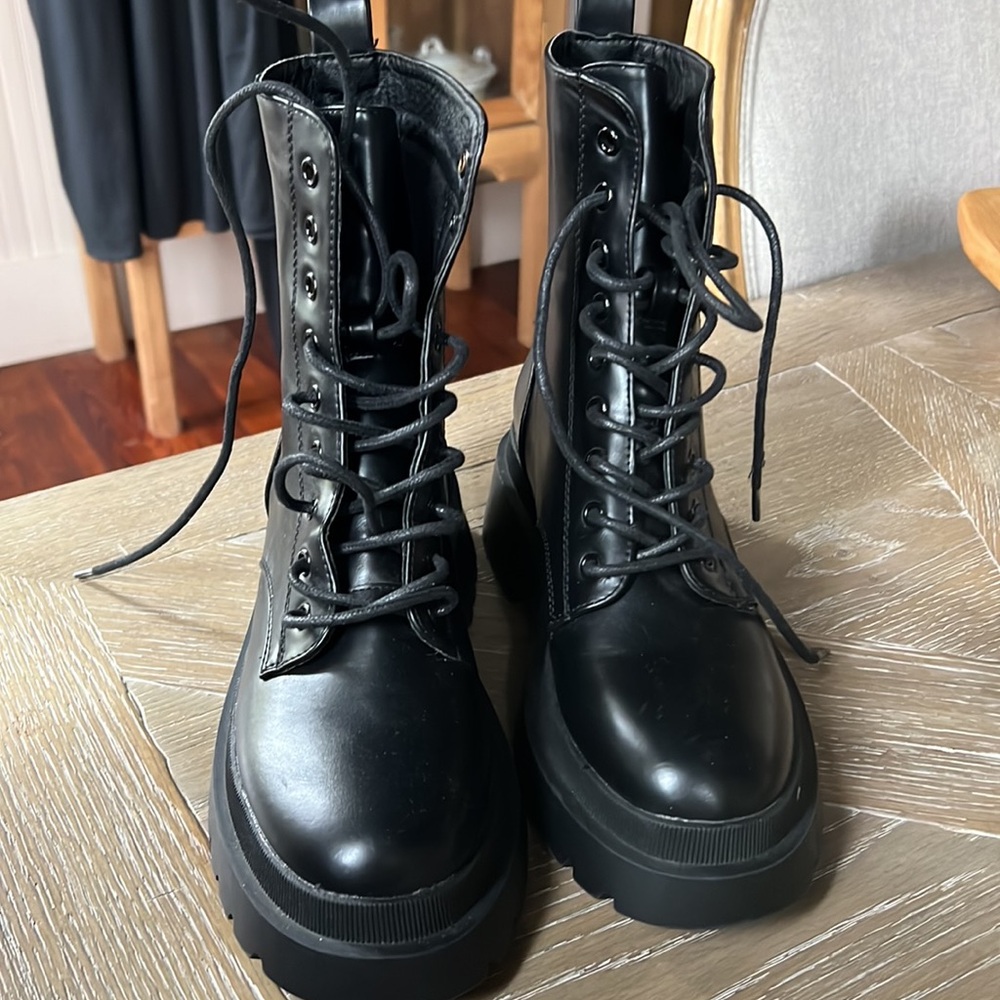 TopShop Combat Boots EU40 US size 9.5 Black Lace Up Winter - Picture 2 of 6